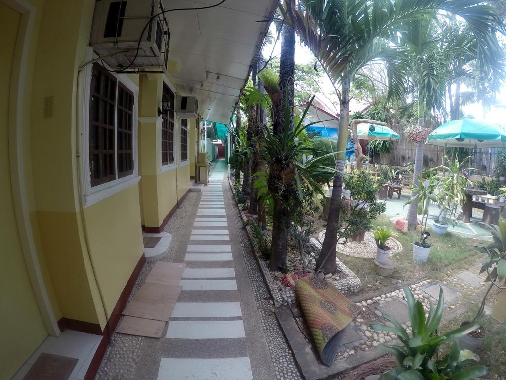 D'Lucky Garden Inn & Suites Tiniguiban Exterior foto