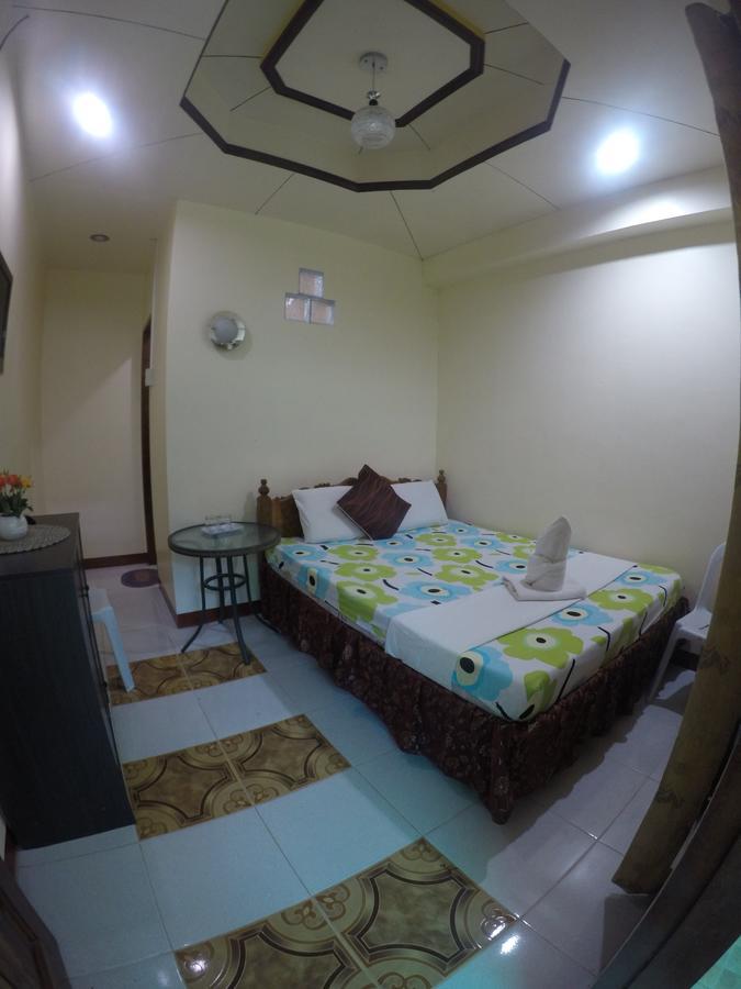 D'Lucky Garden Inn & Suites Tiniguiban Exterior foto